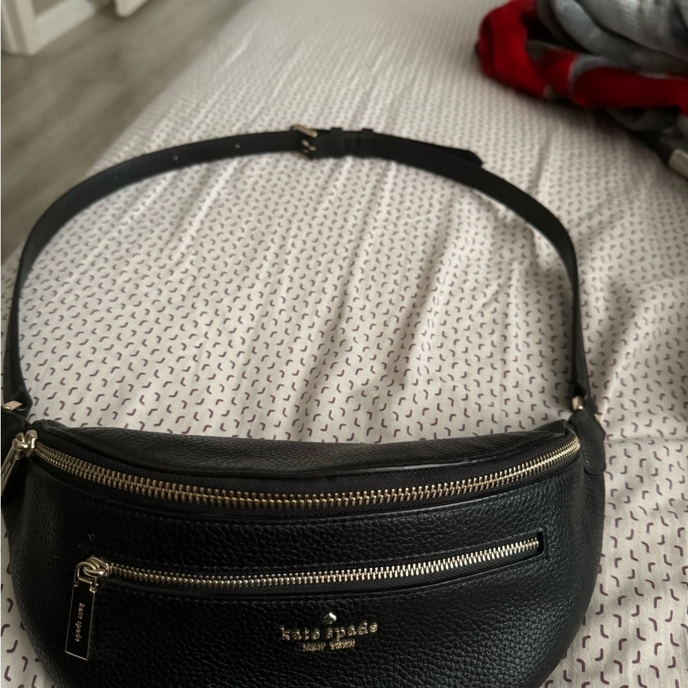 Crossbody belt bag
